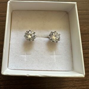 Classic 925 sterling Silver-Tone Clear Crystal Stud Earrings